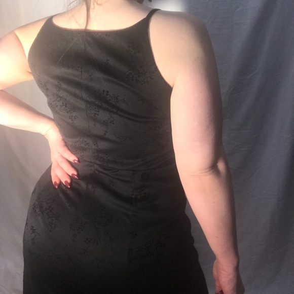 Alesia Black Maxi  Dress - Picture 6 of 8